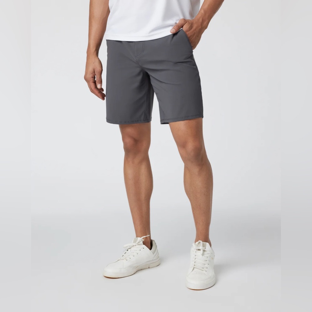 Vuori Meta™ Short 8" Charcoal Size 28